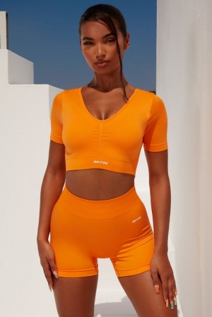 Orange Oh Polly Gradient Scoop Neck Ruched Crop Top | JWXC-76812