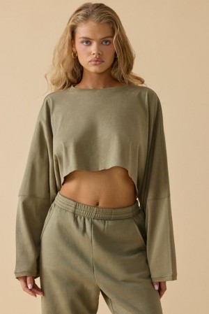 Soft Olive Oh Polly Day Off Oversized Long Sleeve Crop Top | BWTG-92137