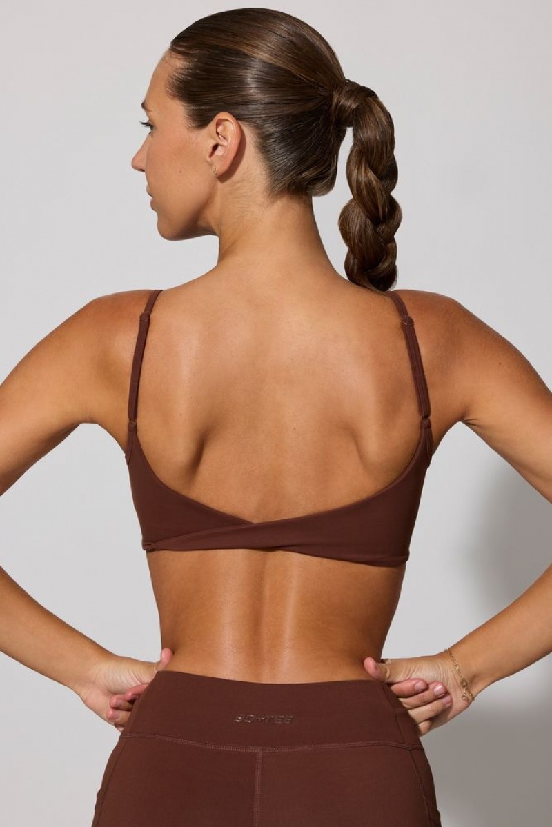 Chocolate Oh Polly Adjust Twist Back Scoop Neck Sports Bra | ZDOJ-27680