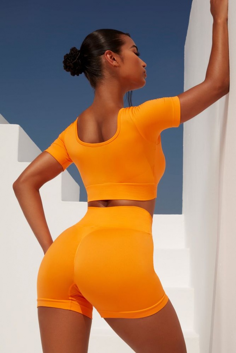 Orange Oh Polly Gradient Scoop Neck Ruched Crop Top | JWXC-76812