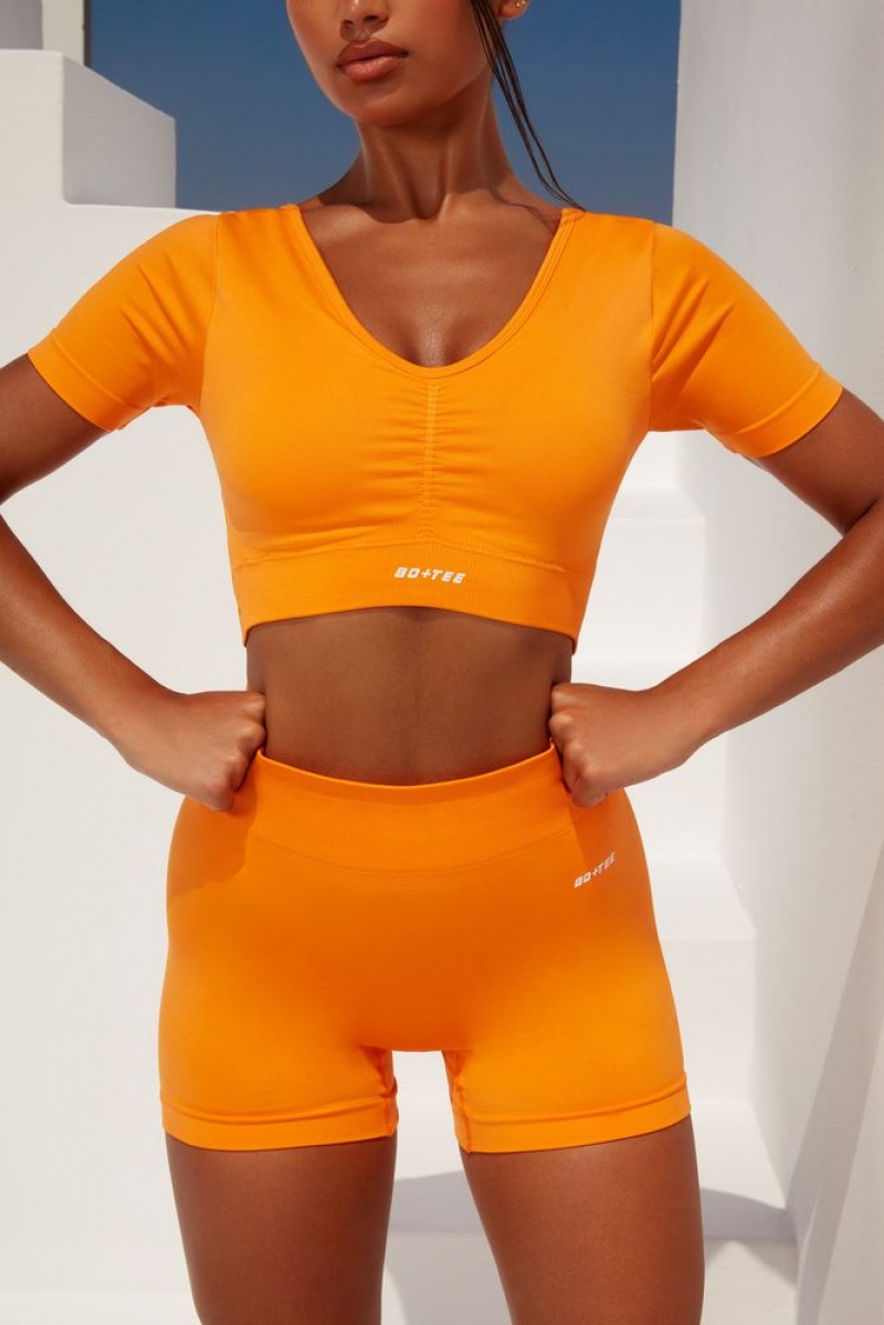 Orange Oh Polly Gradient Scoop Neck Ruched Crop Top | JWXC-76812